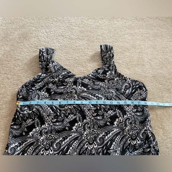 Lands End Swimsuit Top with Build in Bra - Size: 22W - Picture 4 of 8